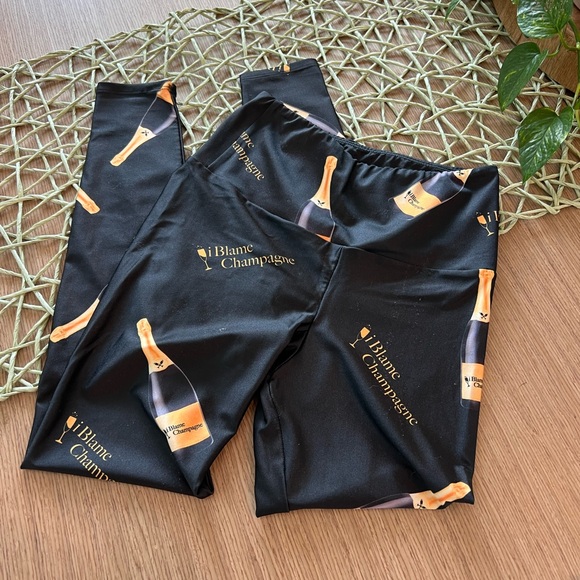 I blame champagne leggings 🥂🍾 - Picture 2 of 3